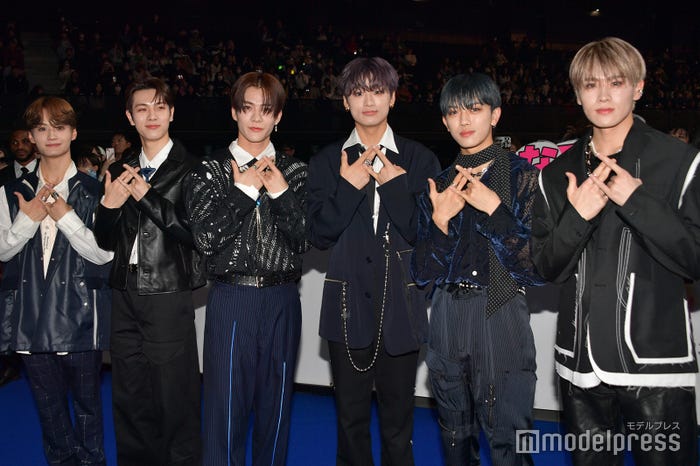 (左から)寺尾香信、福田歩汰 、谷口太一、田中笑太郎、平本健、大久保波留/DXTEEN(C)モデルプレス