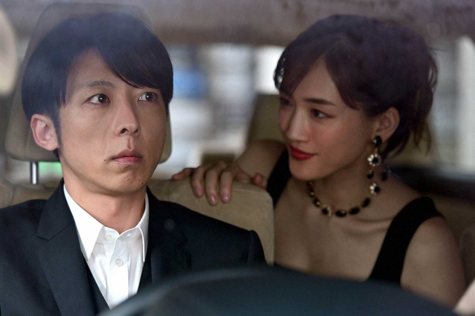 高橋一生、綾瀬はるか「天国と地獄 ～サイコな2人～」第5話より（C）TBS