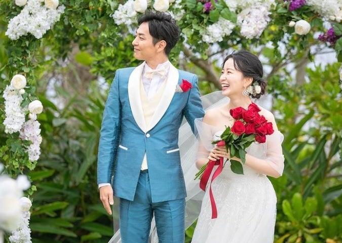 「バチェラー」友永真也＆岩間恵夫妻、挙式オフショット公開 会場選びに注目集まる「まるで運命」