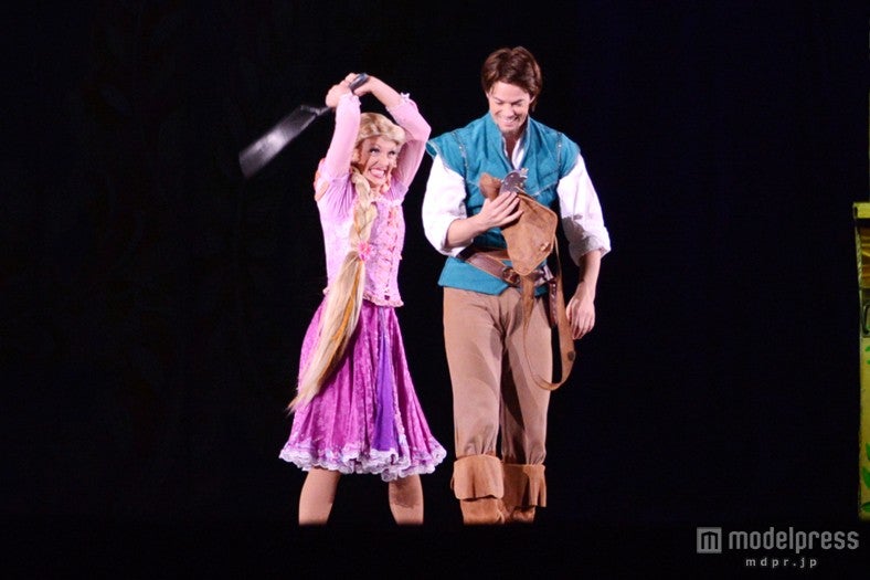 「ディズニー・オン・アイス」ラプンツェル、フリン