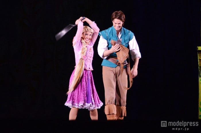 「ディズニー・オン・アイス」ラプンツェル、フリン