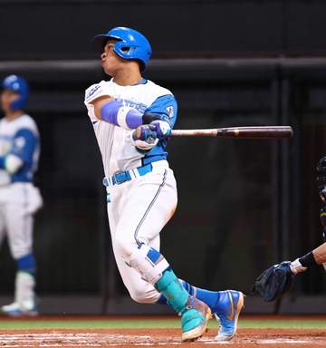 日本ハム・万波 大技小技で連勝貢献 セーフティースクイズ＆9号ソロ 「高校時代に死ぬほどバントはやった」 