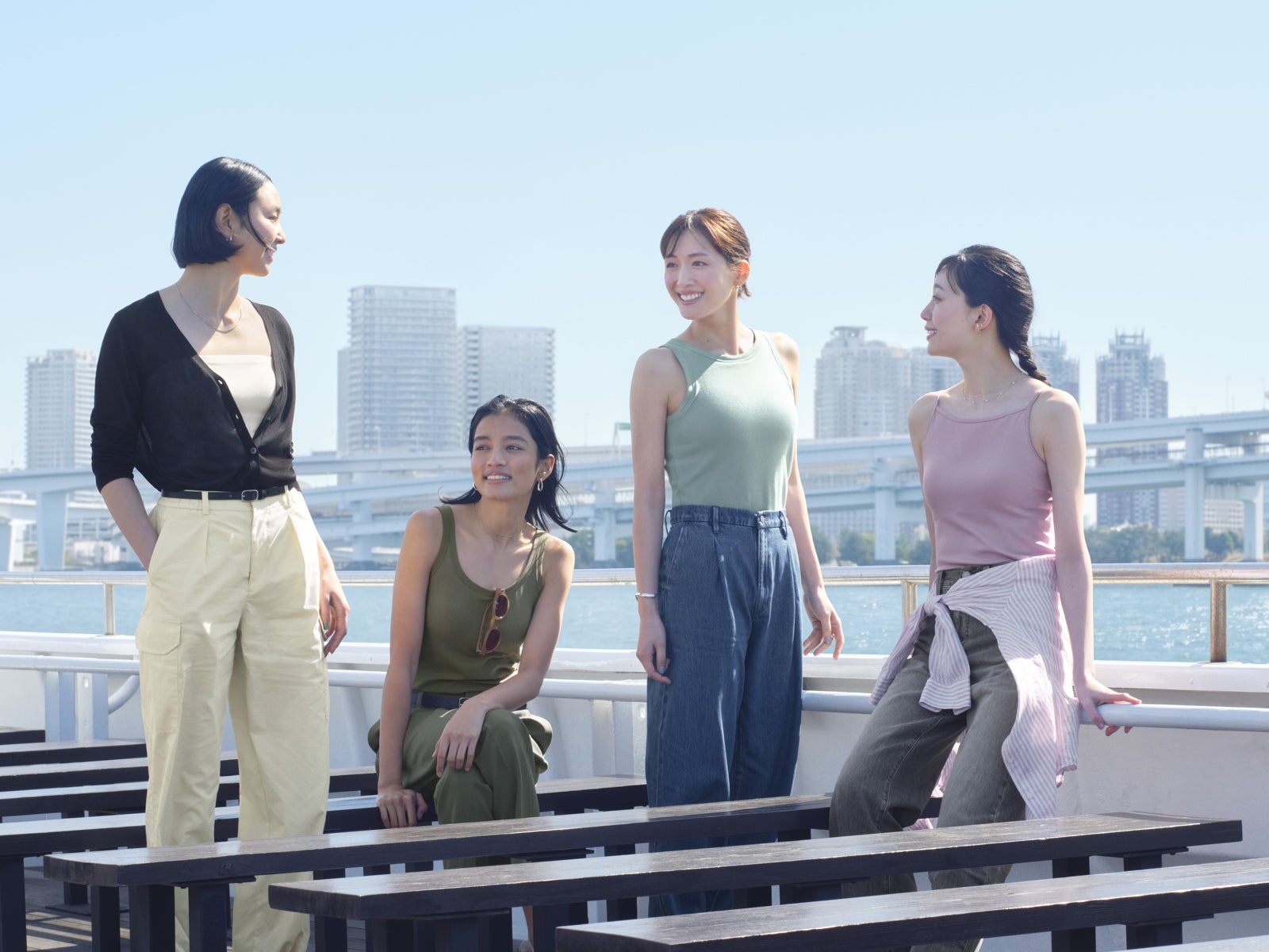 綾瀬はるから／新TVCM「2024 ブラトップLifeとWear／おでかけ30秒」より（提供写真）