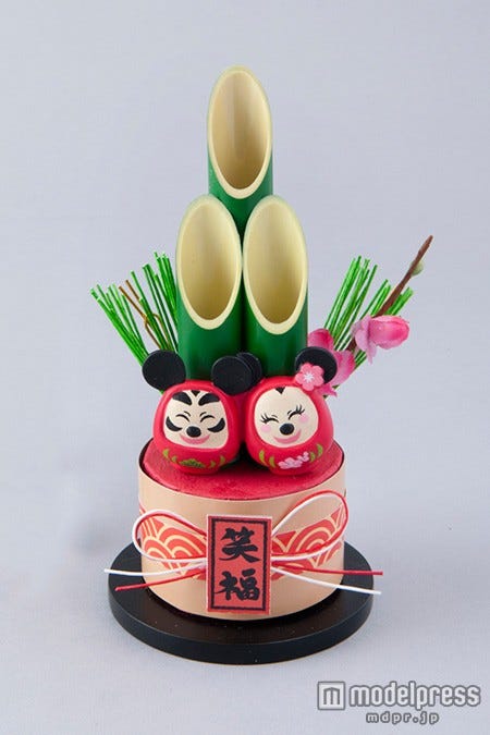 門松¥2000/(C)Disney