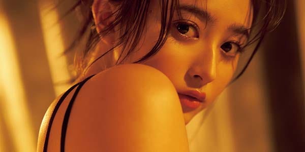 乃木坂46井上和、初写真集で見せる美背中 & 魅惑の表情にファン熱狂!先行カットが話題沸騰