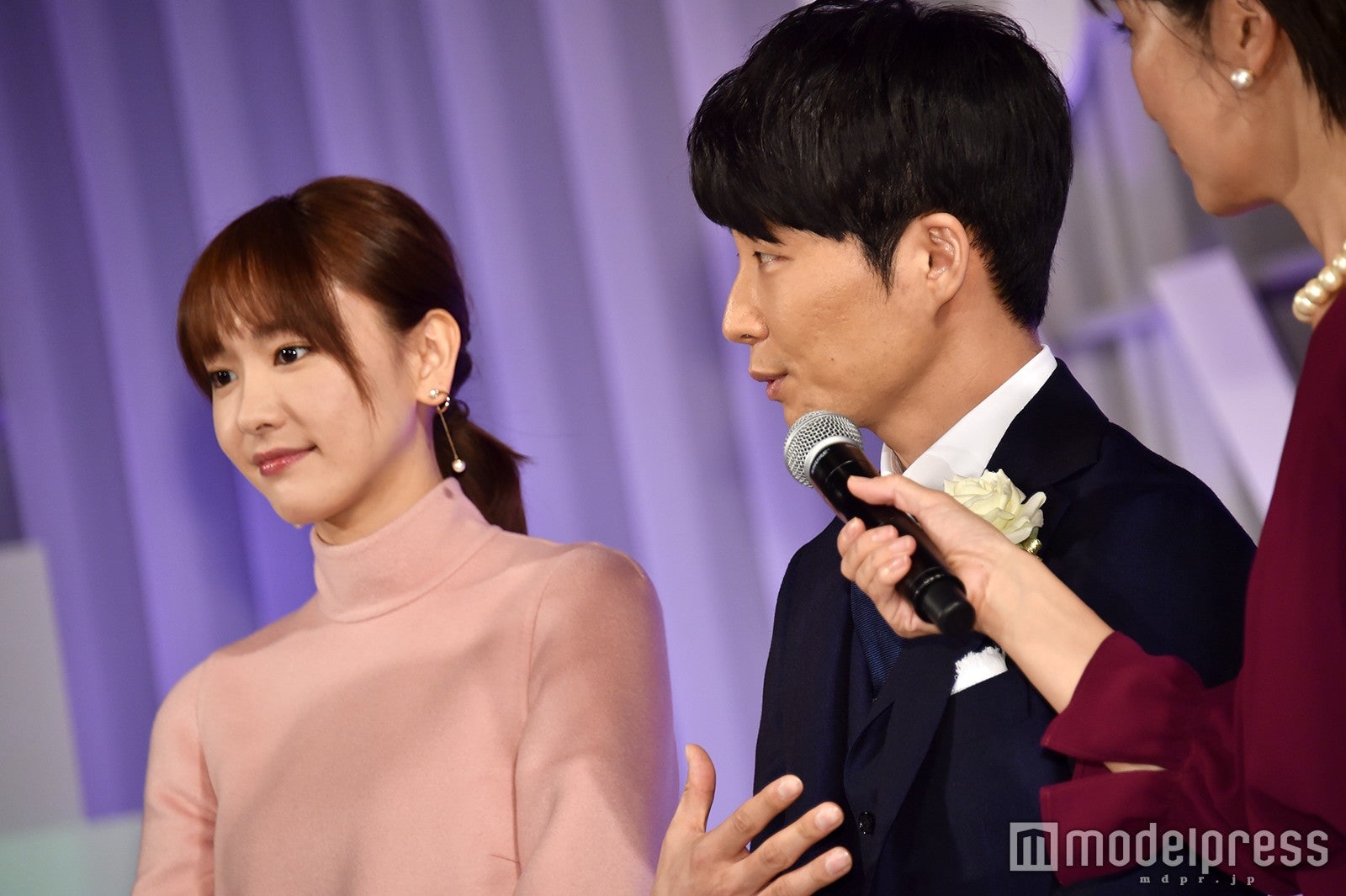 新垣結衣、星野源 （C）モデルプレス