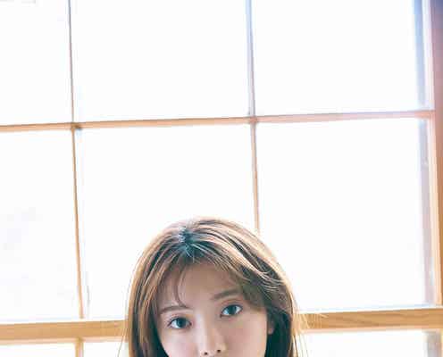 櫻坂46田村保乃、純白ランジェリー姿にドキッ 2nd写真集パネル展も開催【隣の席になりたい】