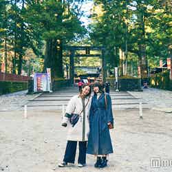 境内へ続く道は大きな杉の木に囲まれ、神秘的な雰囲気(C)モデルプレス