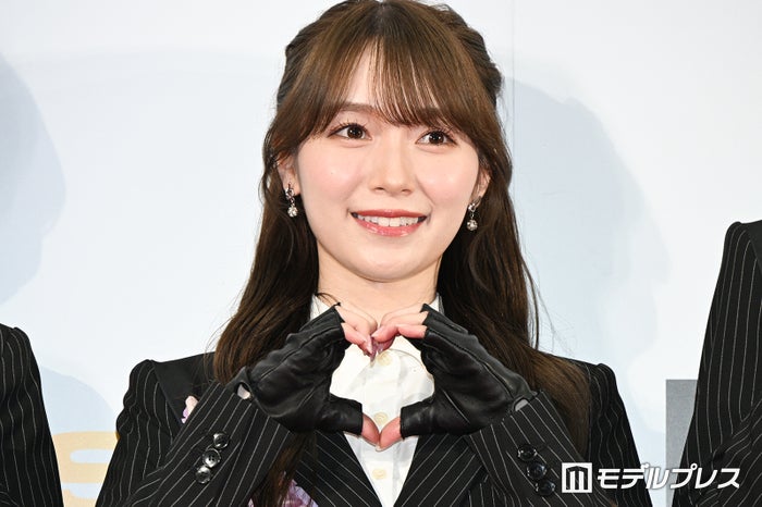 櫻坂46守屋麗奈、うさ耳パーカー＆ミニ丈ボトムスから美脚ちらり「最強」「天使」と反響