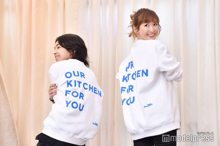 YOSHI、紗栄子(C)モデルプレス