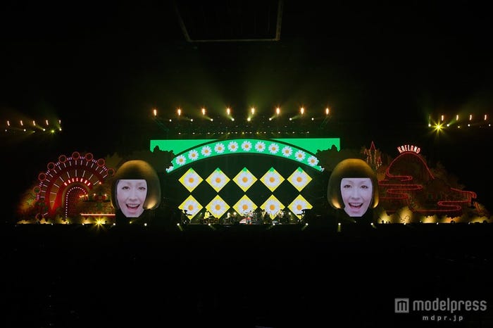木村カエラ『GO!GO!KAELAND 2014-10years anniversary!-』/ステージの様子(C)川田洋司