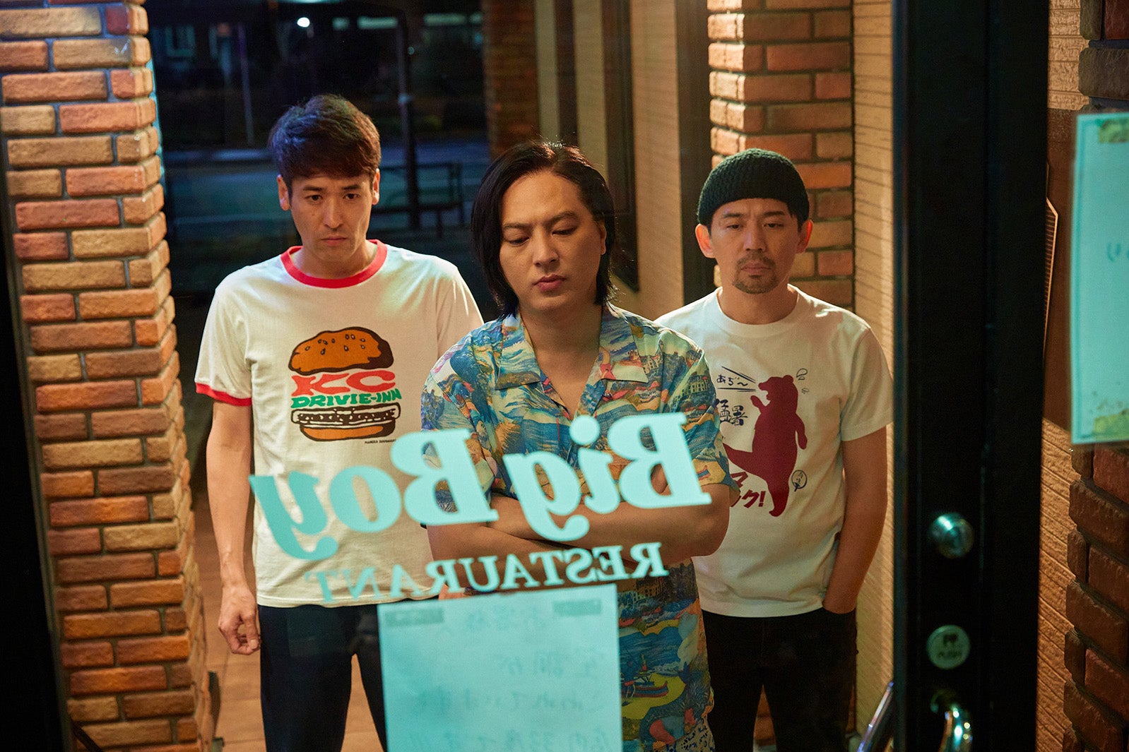 （左から）佐藤隆太、塚本高史、岡田義徳（C）石原まこちん／フジテレビ