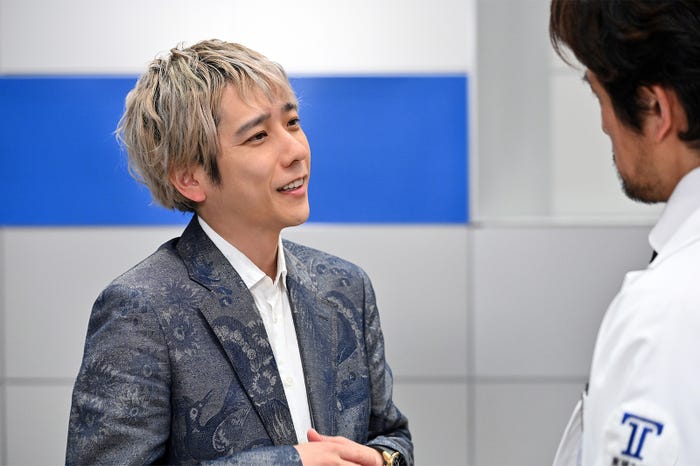 二宮和也「ブラックペアン シーズン2」第4話より(C)TBS