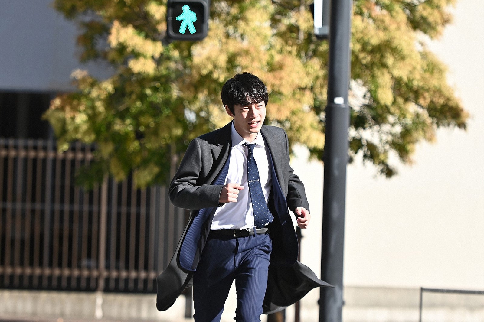 坂口健太郎／「婚姻届に判を捺しただけですが」第8話より（C）TBS