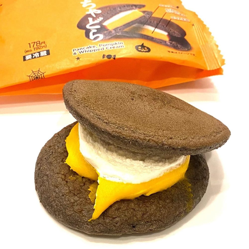 セブンイレブンのかぼちゃどらの写真