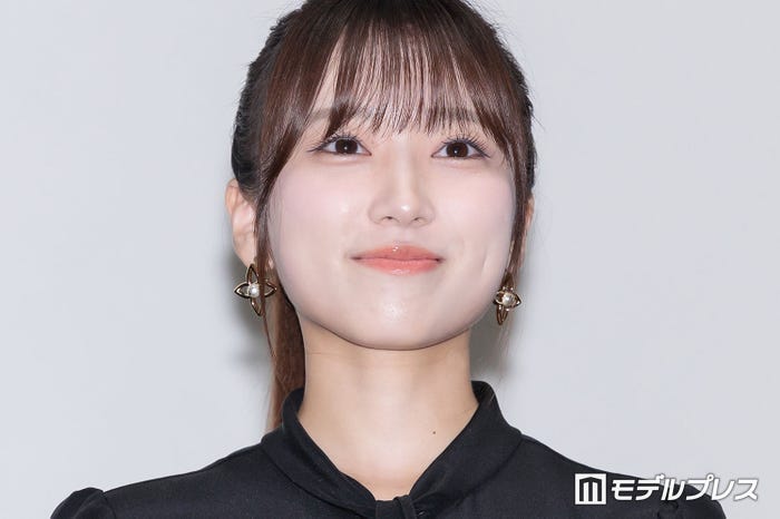 矢吹奈子(C)モデルプレス