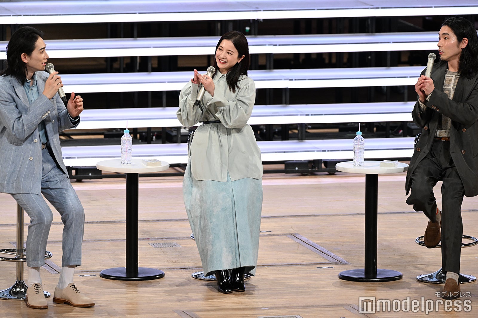 打きゅうの上手さを褒められる町田啓太（左）（C）モデルプレス