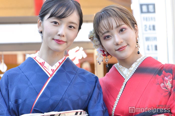 (左から)加藤小夏、安田愛里(C)モデルプレス