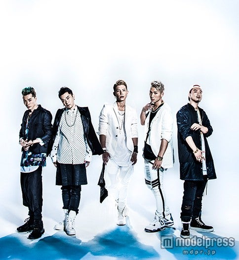 DOBERMAN INFINITY／左からP-CHO、GS、KAZUKI、SWAY、KUBO-C