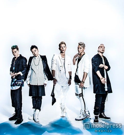 DOBERMAN INFINITY/左からP-CHO、GS、KAZUKI、SWAY、KUBO-C