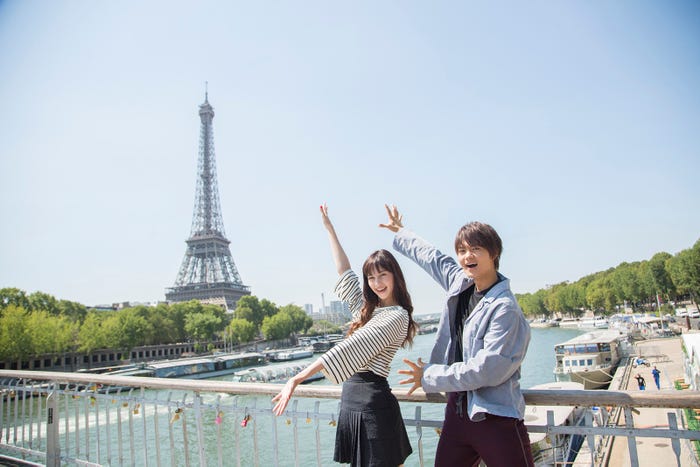 中条あやみ&佐野勇斗がフランスに(C)2018 映画「3D彼女リアルガール」製作委員会(C)那波マオ/講談社