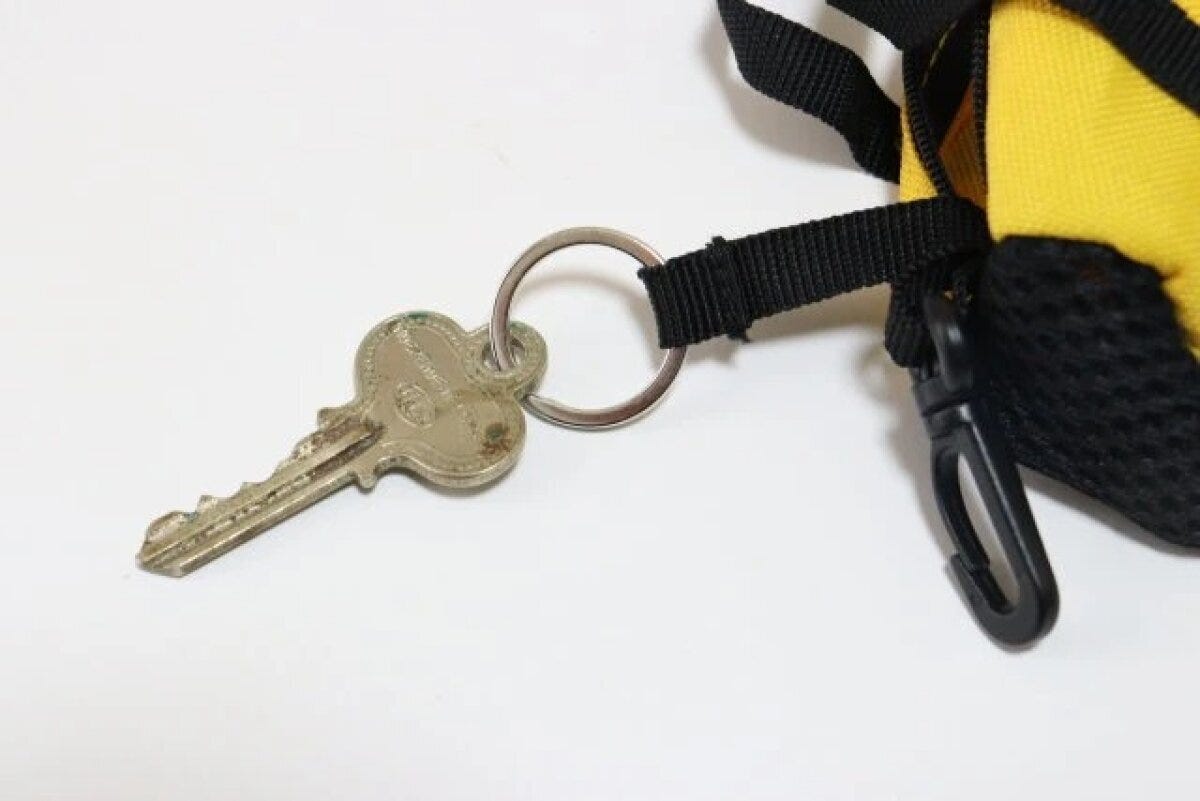 ダイソー　小物ケース　ボストンバッグ　キーリング