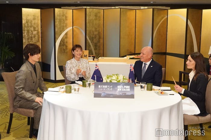 佐野勇斗、上野樹里、クリストファー・ラクソン ニュージーランド首相、アマンダ・ラクソン首相夫人(C)モデルプレス