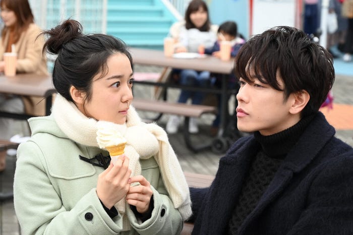 上白石萌音、佐藤健/「恋はつづくよどこまでも」第7話より(C)TBS