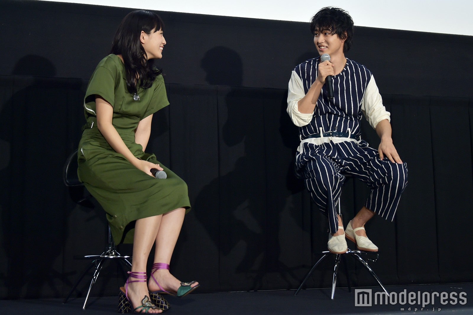 川口春奈、山崎賢人（C）モデルプレス