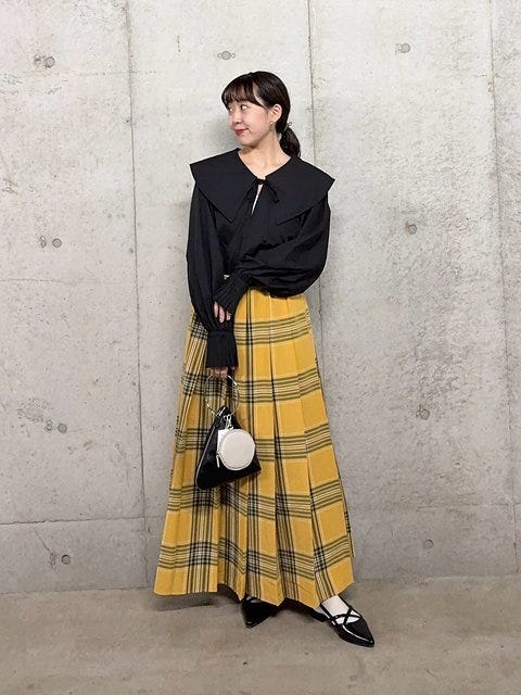 黒ブラウス コーデ 黒ブラウスコーデ4