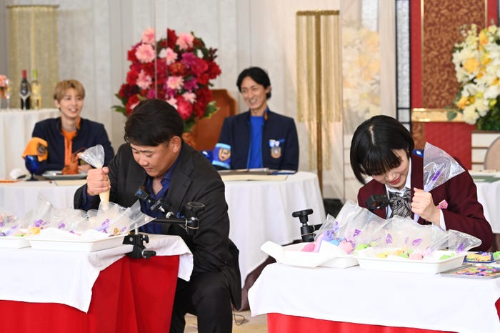 松坂大輔、池田エライザ(C)日本テレビ