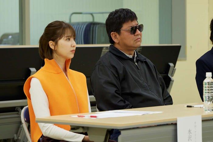 玉井詩織、チャンス大城「お迎え渋谷くん」第7話より(C)カンテレ