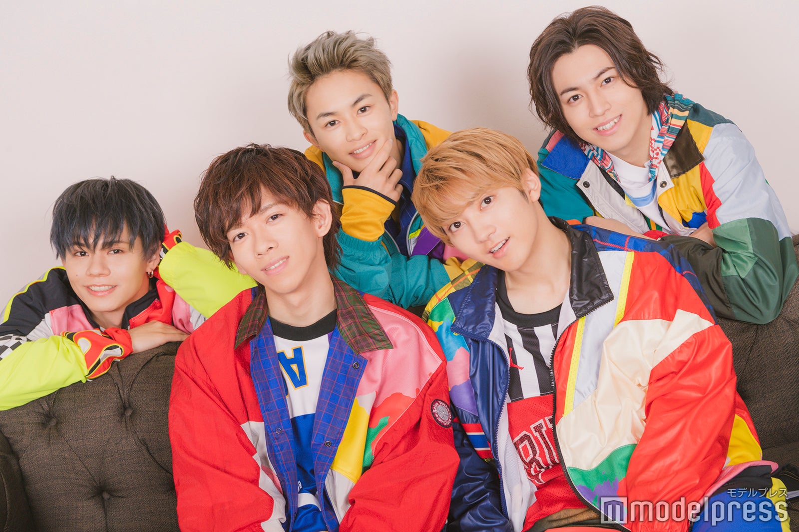 超特急（前列左から）リョウガ、ユーキ（後列左から）カイ、タクヤ、タカシ（C）モデルプレス