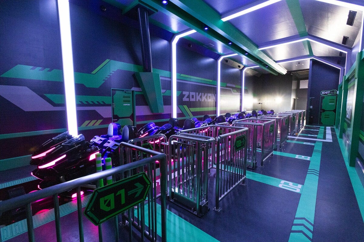 ライドにはLEDライトを搭載。ライドカラーはピンク・ブルー・グリーンの3種