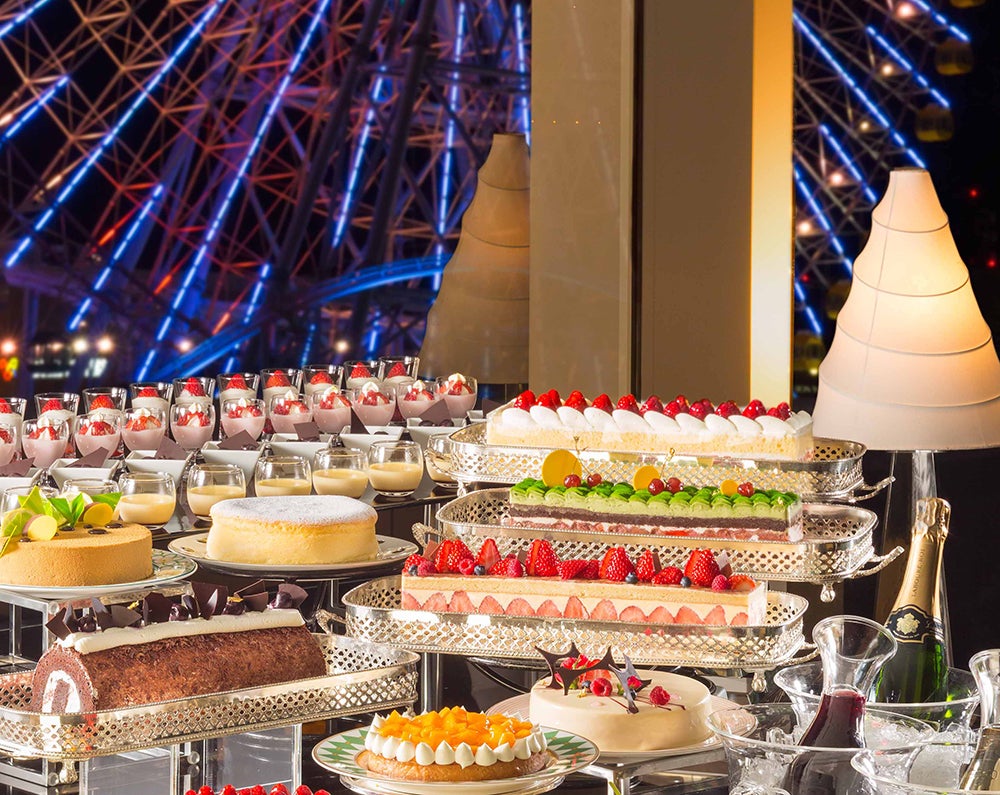 観覧車のイルミもご褒美！満席必須の横浜ナイトスイーツブッフェ、新作テーマは「フランス」