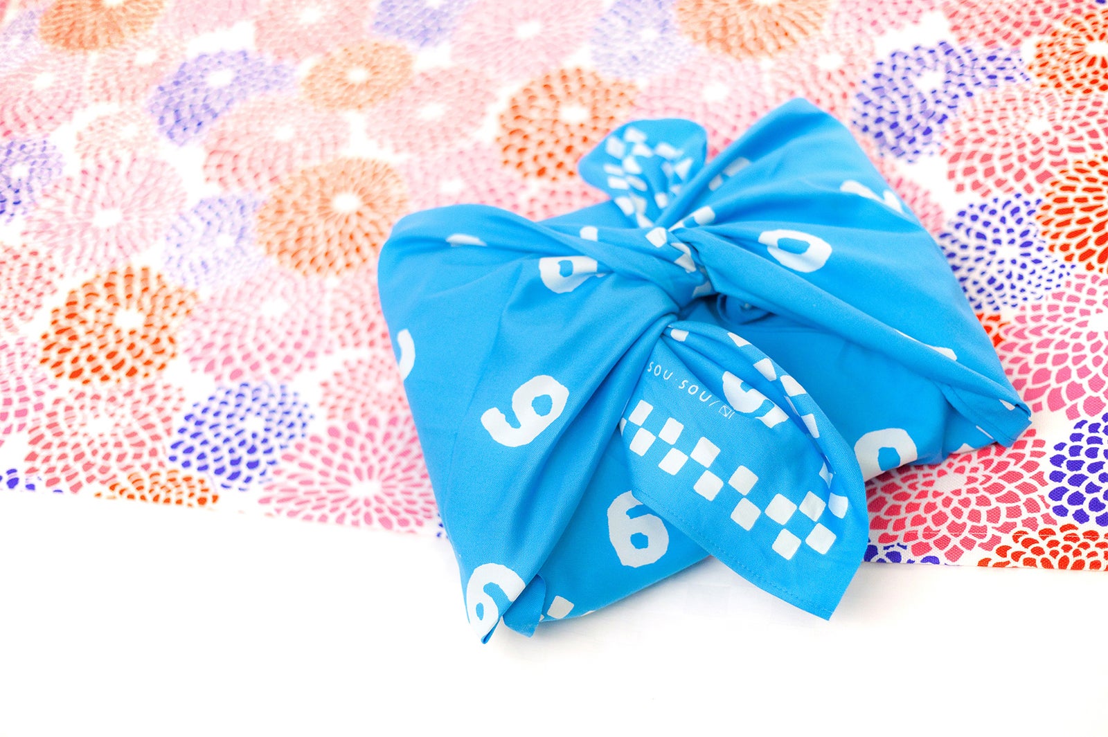 風呂敷包み／画像提供：リーガロイヤルホテル京都