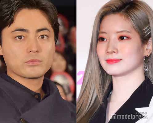 山田孝之、TWICE直伝の“あちゅ”ポーズでプリクラ撮影「しっかりハマってる」「さらに流行りそう」と反響