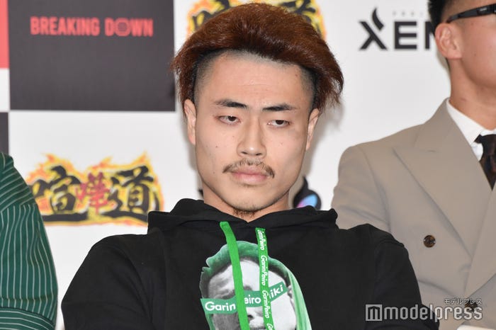 “10人ニキ”こと鈴木大輔 (C)モデルプレス