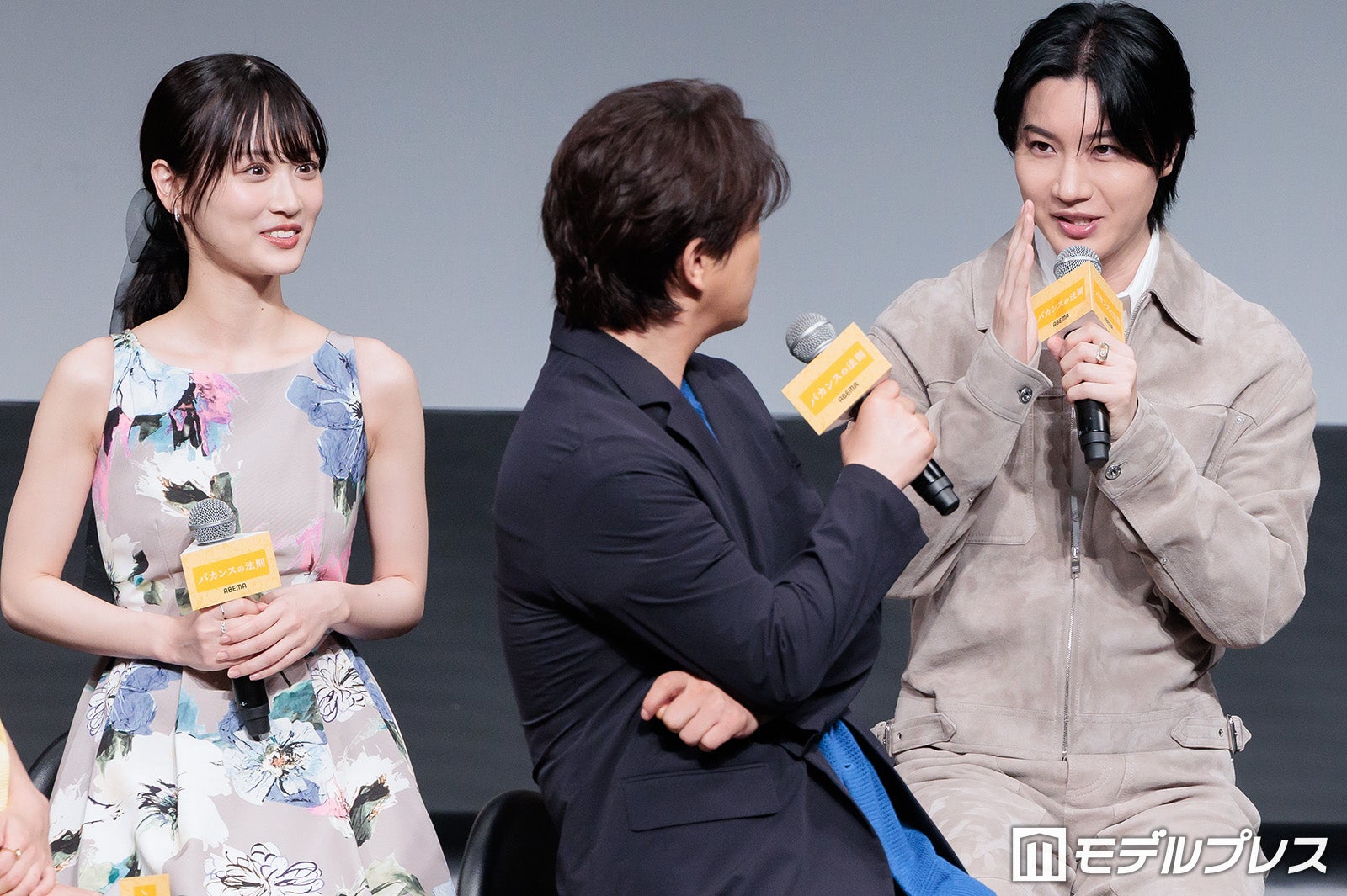 （左から）山下美月、勝地涼、桜田通（C）モデルプレス