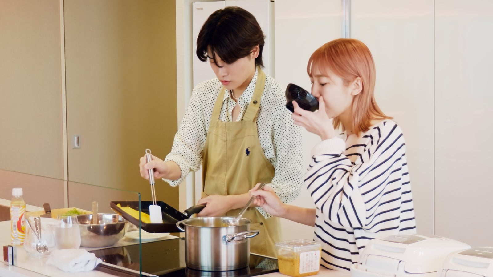 スンギ、もも『ラブトランジット』シーズン2第1話（C）2024 Amazon Content Services LLC or its Affiliates.