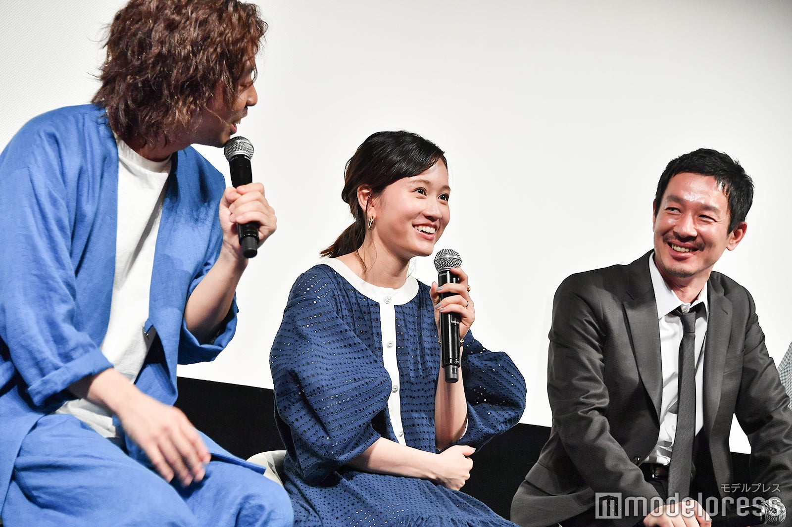 柄本時生がうまく伝えられず前田敦子に通訳を申し出るも「全然わからない」とバッサリ （C）モデルプレス