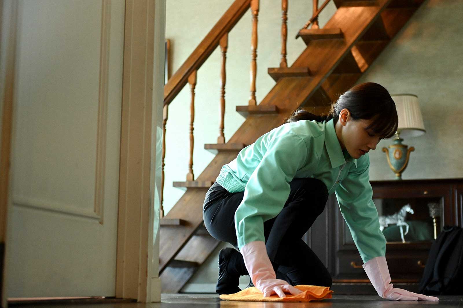 綾瀬はるか「天国と地獄 ～サイコな2人～」第6話より（C）TBS