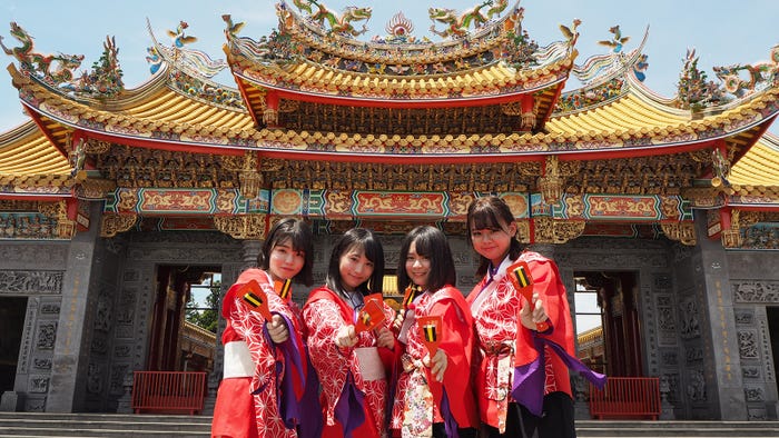 (左から)高橋彩音、坂口渚沙、倉野尾成美、宮里莉羅(C)AKS