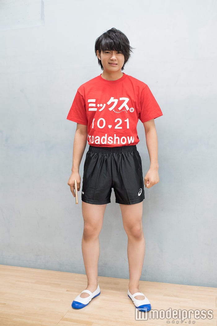 佐野クエストは技を習得するごとに“装備”が増えていく。2回目の練習日時点での装備はこちら(上履きに注目だ!) (C)モデルプレス