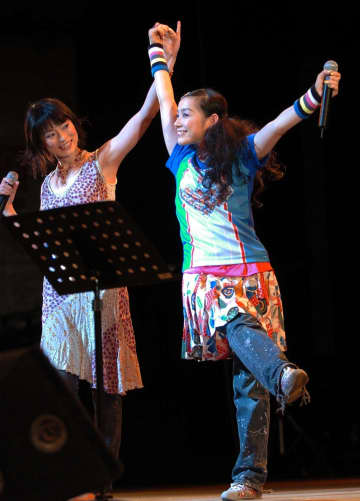 大ヒットから26年余 息子が「第一志望の大学に無事報告」と報告「2日間心と体の震えが止まらないw」