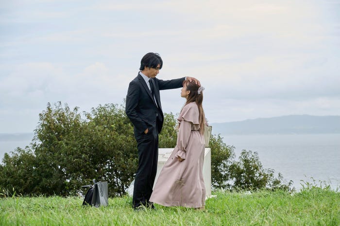 藤井流星、矢吹奈子「18歳、新妻、不倫します。」第7話より(C)わたなべ志穂/小学館/ABC