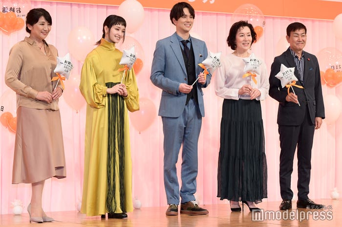 松下由樹、剛力彩芽、水野勝、高畑淳子、香月秀之監督 (C)モデルプレス