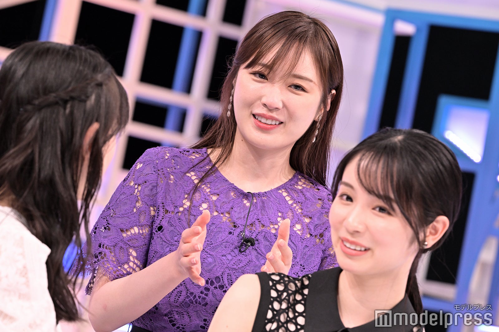 （中央）高山一実（C）モデルプレス