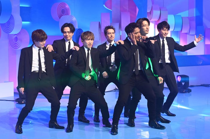 三代目 J SOUL BROTHERS from EXILE TRIBE(左から)岩田剛典、登坂広臣、NAOTO、今市隆二、ELLY、小林直己、山下健二郎(C)日本テレビ