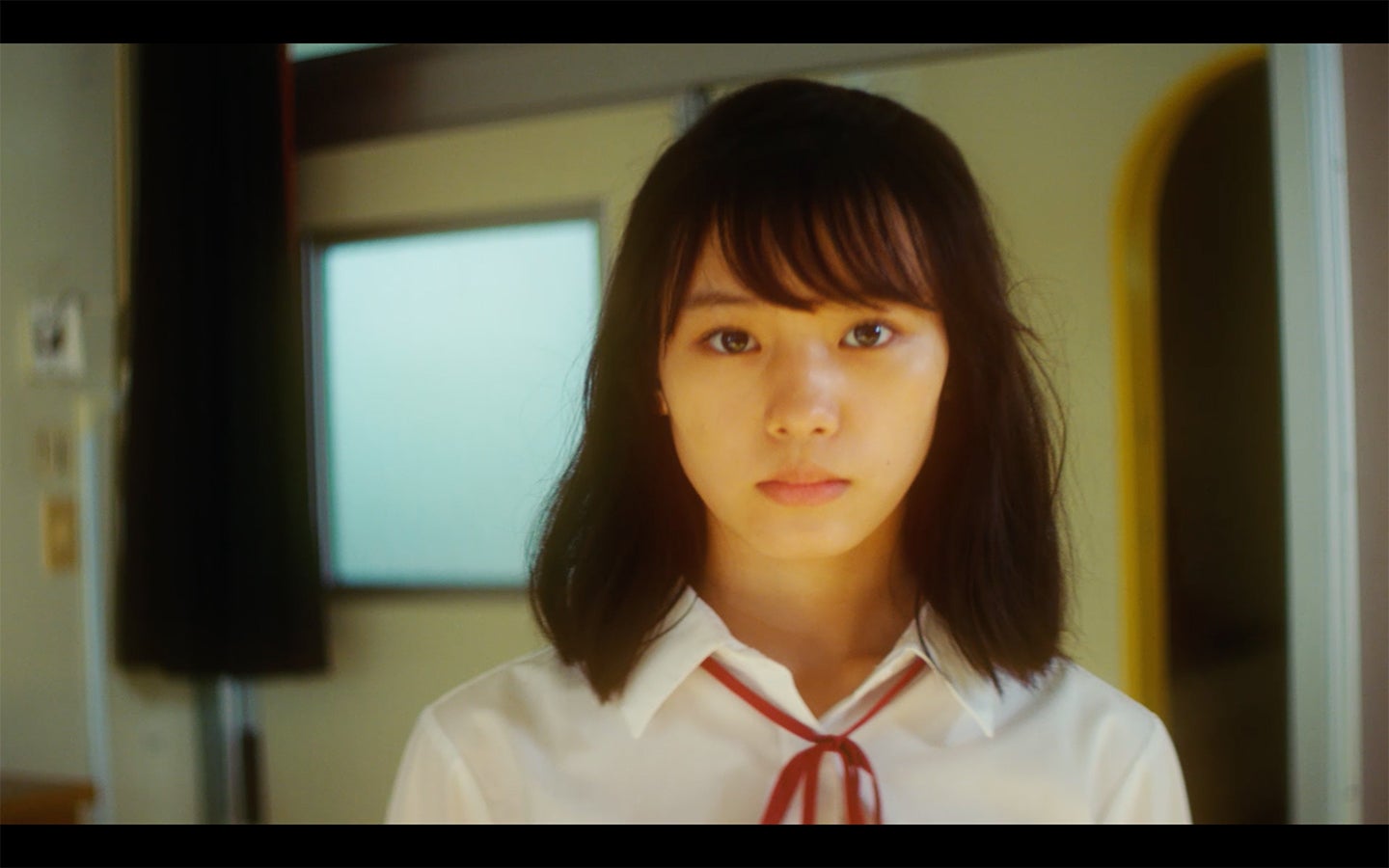 南沙良／「恋に堕ちたら」MVより（提供写真）